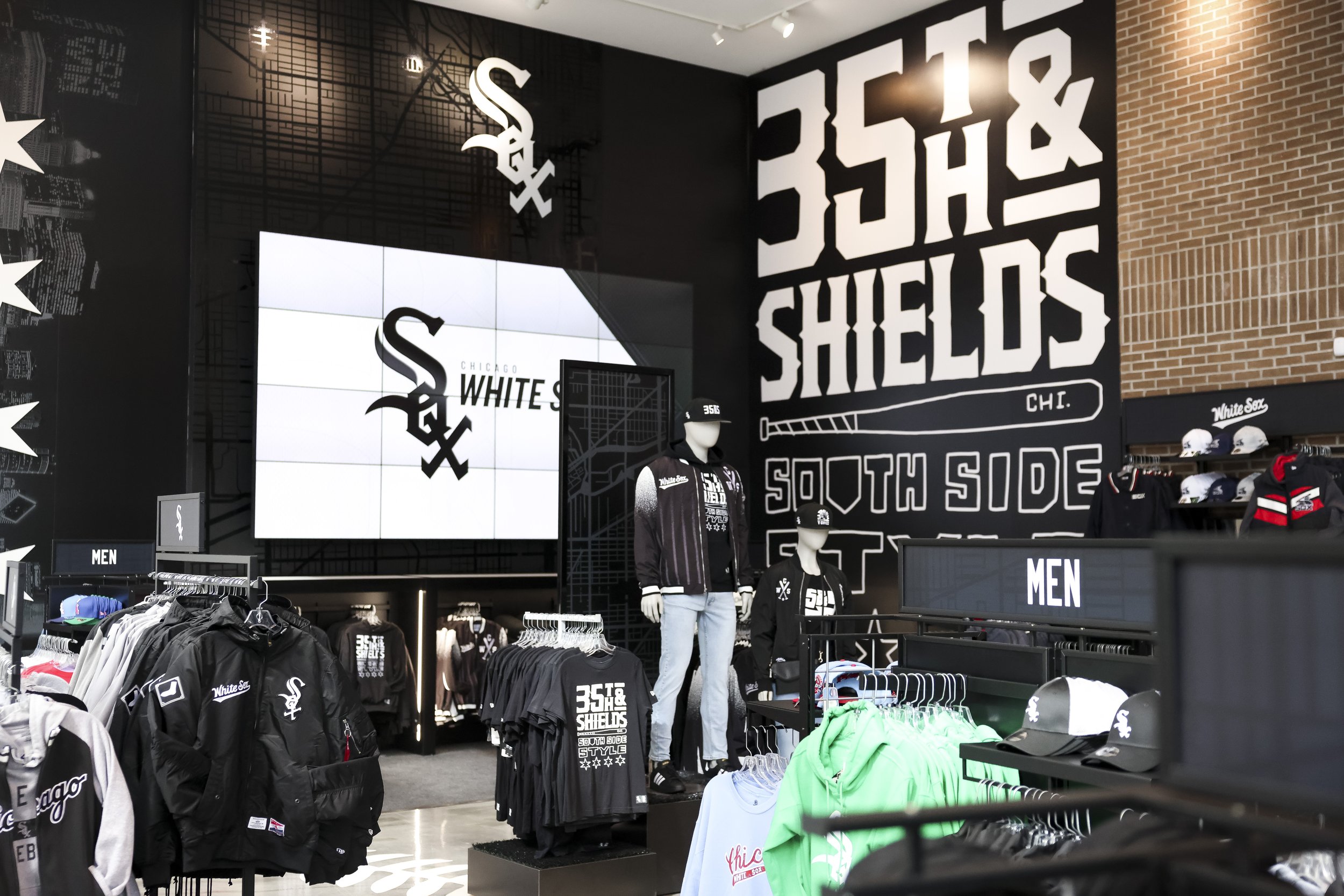031725_DG_TeamStore 567.JPG